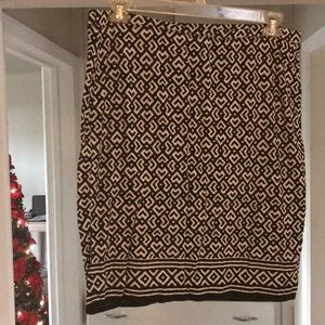 Max Studio black and white pattern skirt, XL.